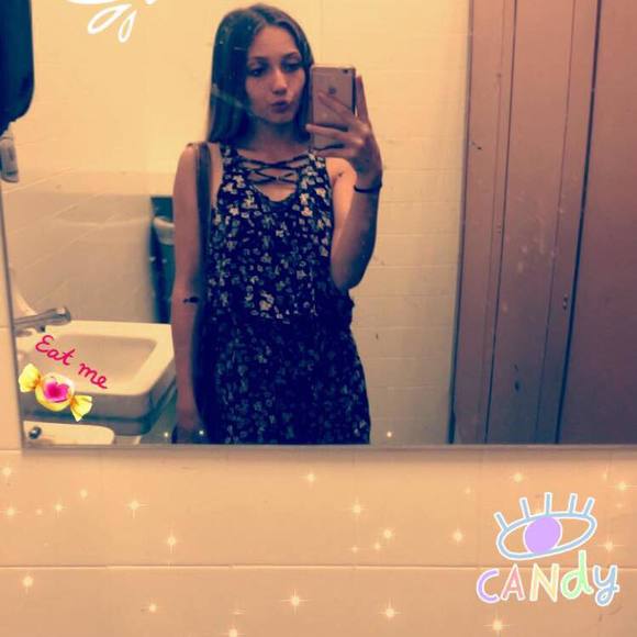 Meet your Posher, Macaela - Picture 1 of 1